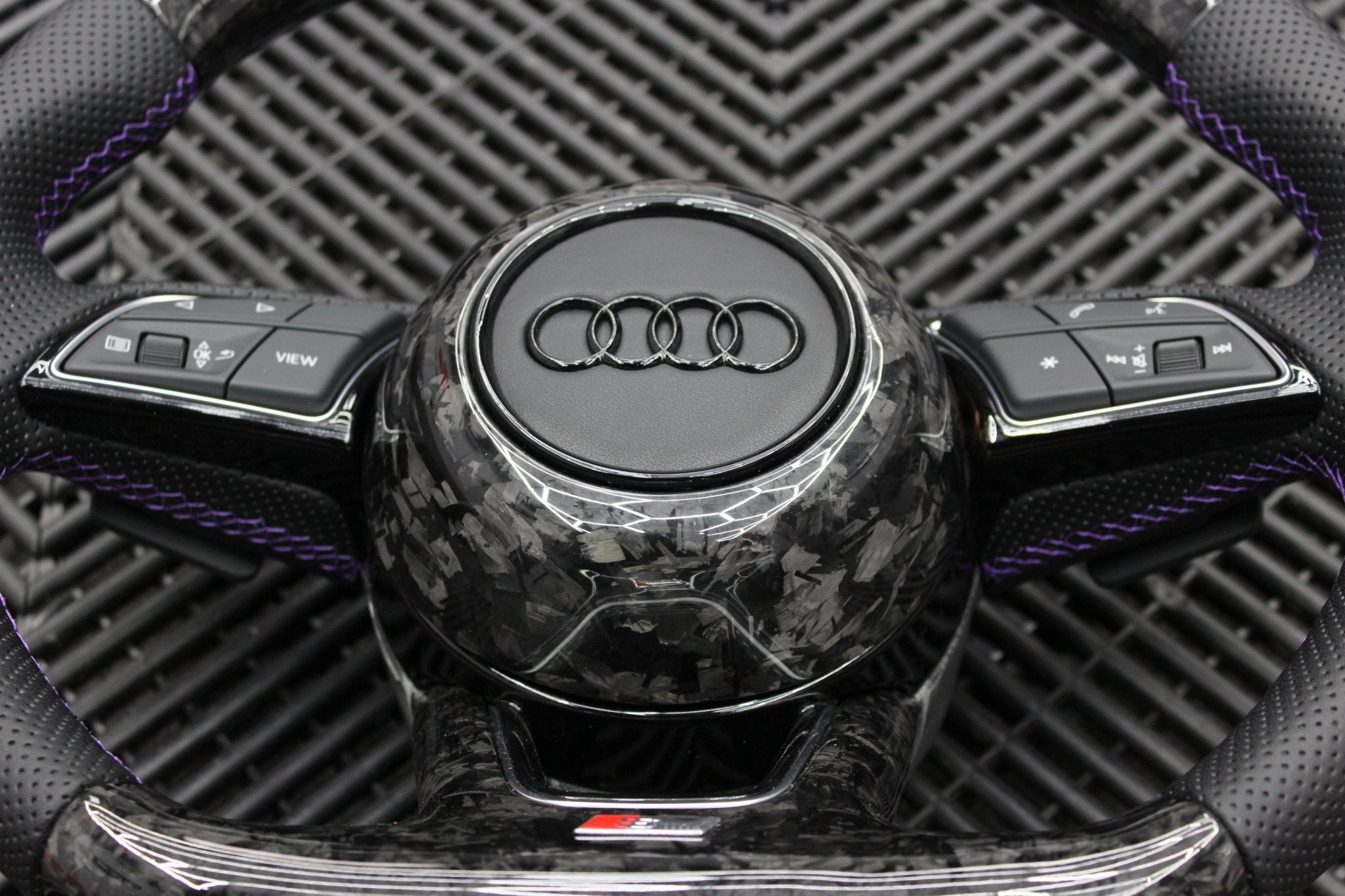Forged Carbon airbag cover - Audi